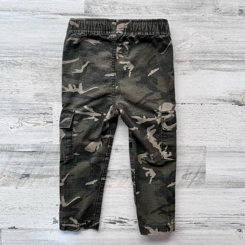 🍄 3/$15 Old Navy Boys Camo Cargo Pull-On Pants Size 2T Green Drawstring